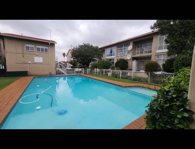 2 BEDROOM TOWNHOUSE FOR SALE IN BRACKENHURST